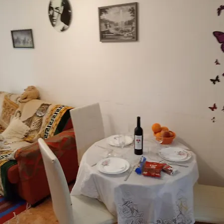 Appartamento Bonito En *